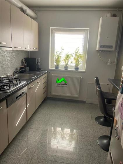 Apartament cu 3 camere decomandat, mobilat în Hipodrom 3