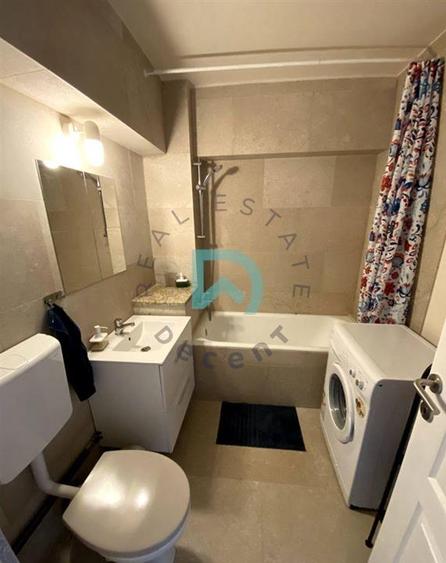Apartament cu 3 camere decomandat în Răcădău