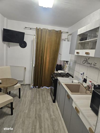 Apartament cu 3 camere în Micro 3