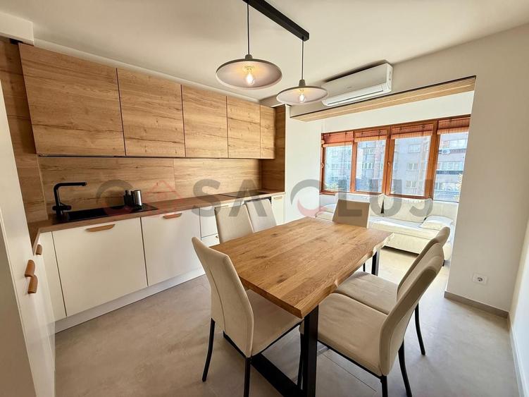 Apartament cu 3 camere decomandat, mobilat în Central
