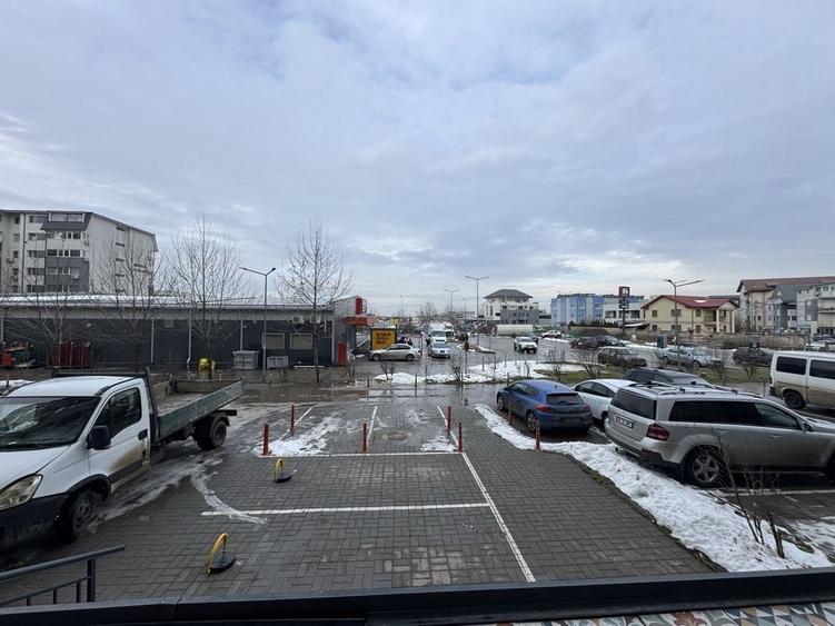 Spațiu comercial, de 60 mp, în Bragadiru