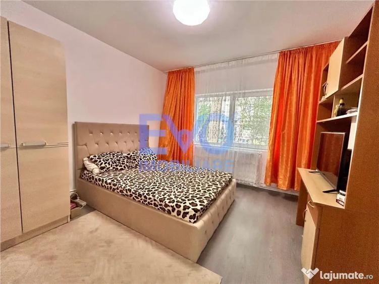 Apartament cu 3 camere decomandat în Mircea cel Bătrân