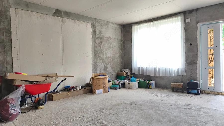 Casă cu Teren 948 Mp în Bejan