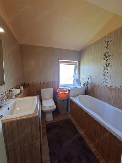 Apartament cu 3 camere decomandat în Giarmata