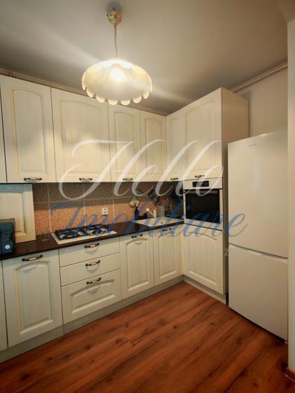 Apartament cu 3 camere semidecomandat în Zorilor