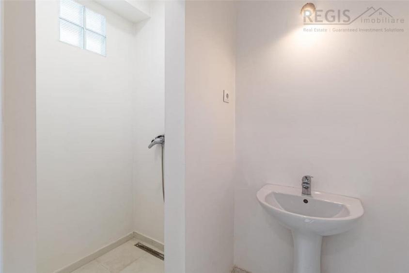 Spațiu comercial, de 64 mp, în Central