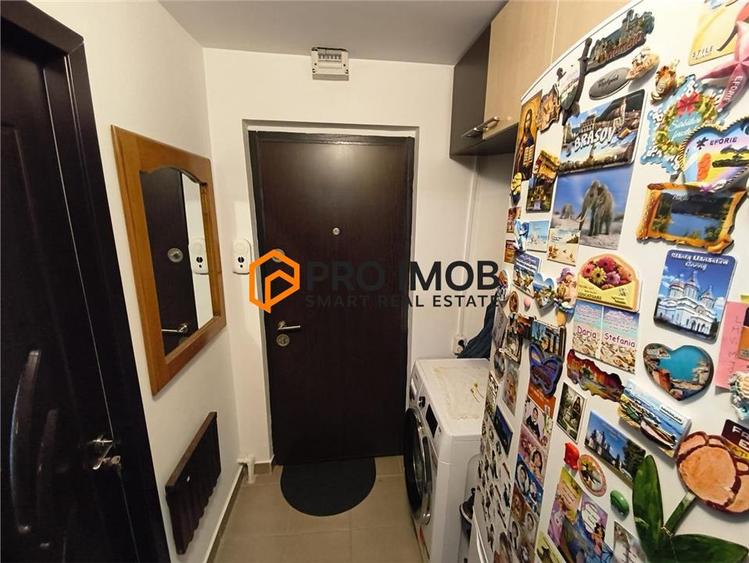 Garsonieră decomandată, mobilată în Micro 3