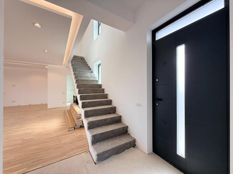 Casă individuală cu 4 camere cu Teren 470 Mp în Tunari