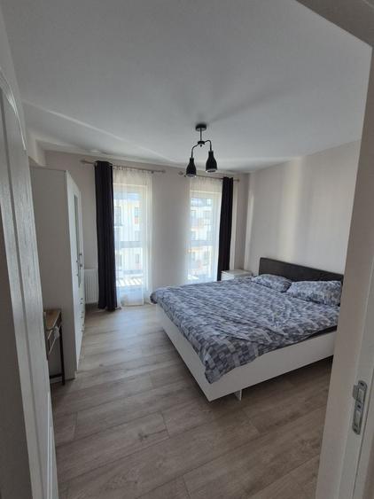Apartament cu 3 camere decomandat în Florești