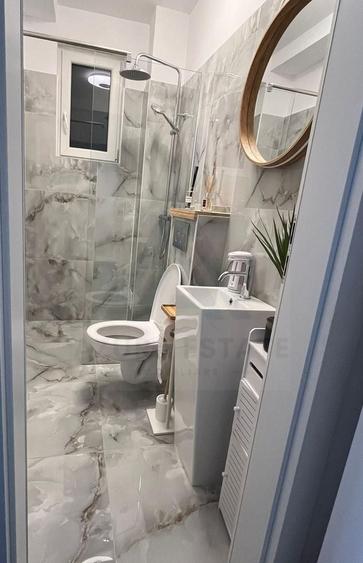 Duplex cu 4 camere cu Canalizare în Exterior Sud
