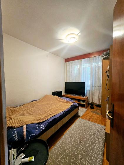 Apartament cu 4 camere decomandat, mobilat în Apărătorii Patriei