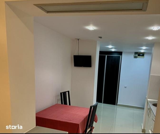 Apartament cu 3 camere decomandat în Berceni