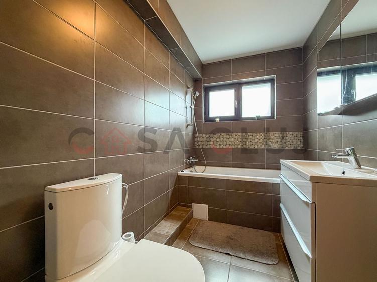 Casă individuală cu 4 camere cu Canalizare în Europa