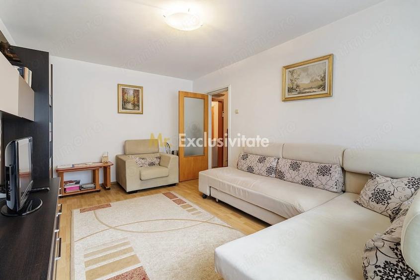 Apartament cu 3 camere decomandat în Valea Oltului