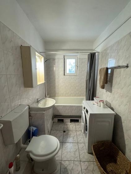 Apartament cu 4 camere decomandat, mobilat în Plopilor