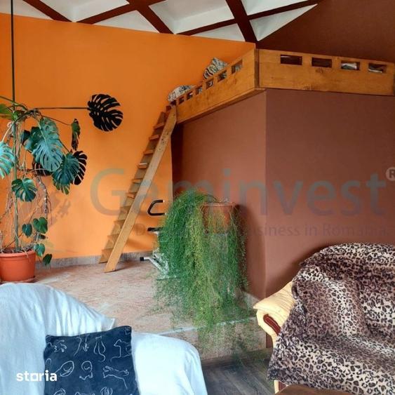 Casă cu 4 camere cu Teren 8300 Mp în Central