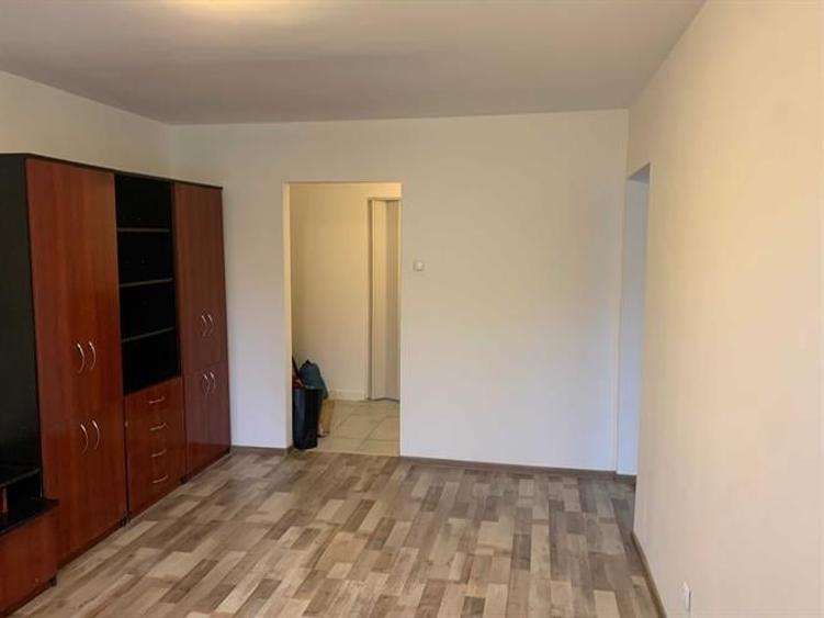 Apartament cu 3 camere semidecomandat în Parcul Circului
