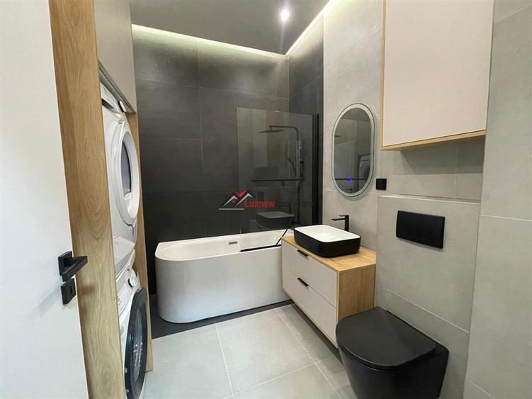 Apartament cu 3 camere decomandat, mobilat în Florești