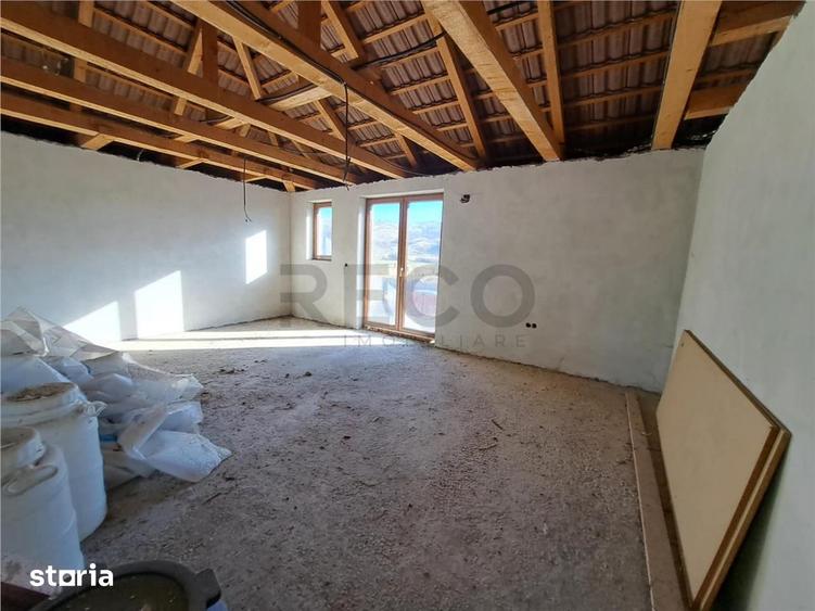 Casă cu 6 camere cu Teren 1276 Mp în Lugașu de Jos