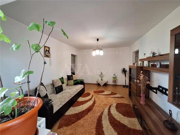 Apartament 2 camere semidecomandate, zona Piata Sud - 1