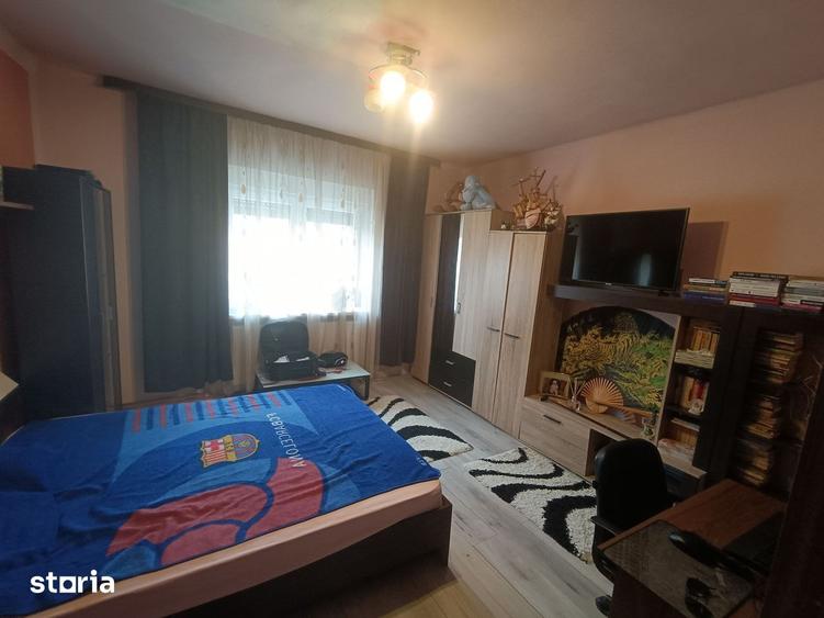 Casă cu 4 camere cu Teren 701 Mp în Central