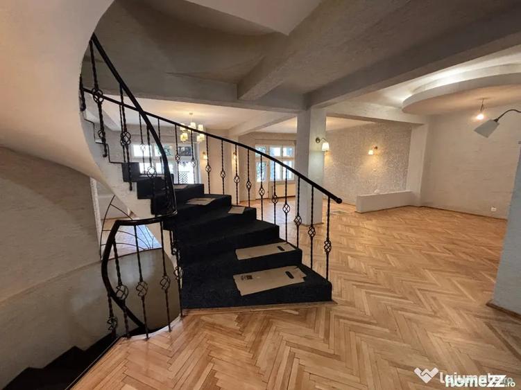 Casă cu 5 camere cu Teren 300 Mp în Calea Călărașilor