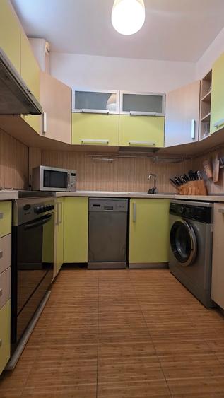 Apartament cu 3 camere semidecomandat în Alba Iulia
