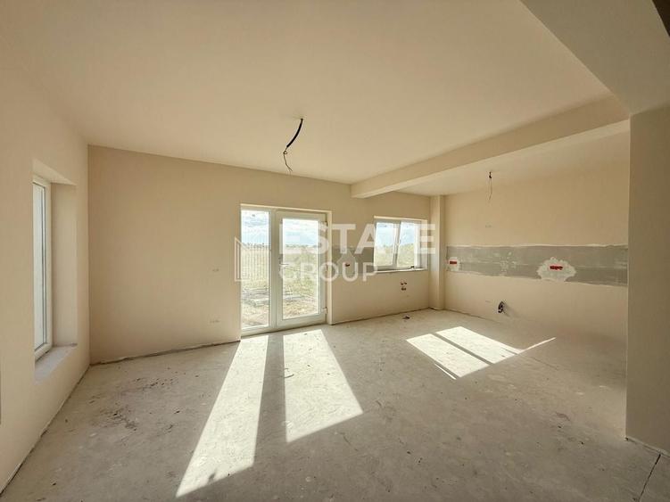 Duplex cu 4 camere cu Canalizare în Moșnița Nouă