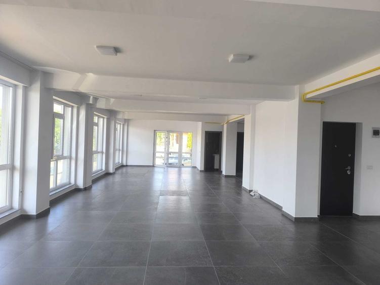 Spațiu comercial, de 176 mp, în Burdujeni