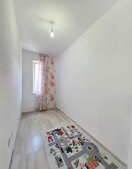 Apartament cu 3 camere decomandat, mobilat în Avantgarden