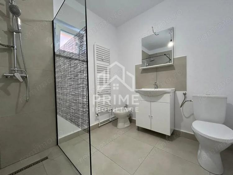 Casă cu 8 camere cu Teren 504 Mp în Central