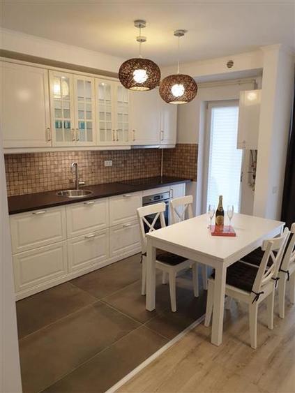 Apartament cu 3 camere decomandat, mobilat în Aradului