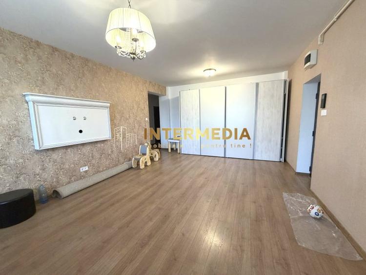 Apartament cu 3 camere decomandat, mobilat în Ultracentral