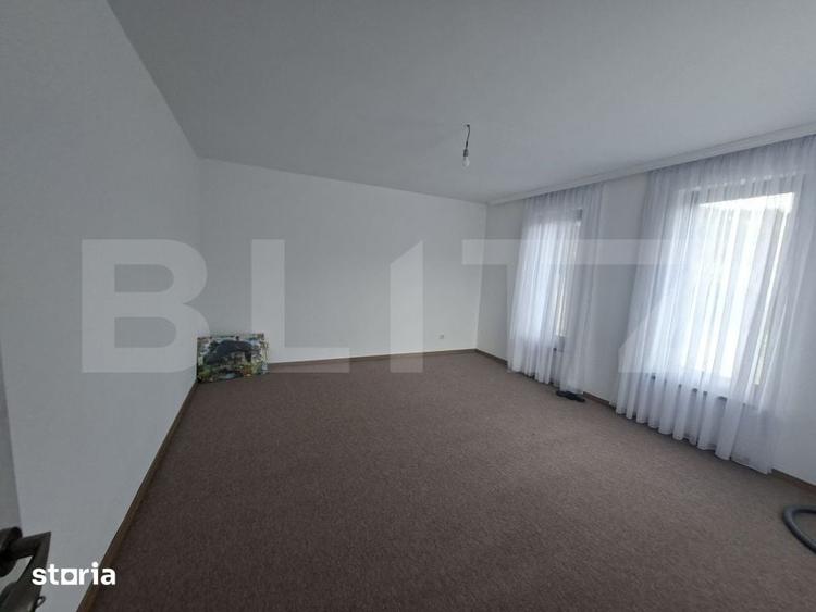 Casă cu 2 camere cu Teren 1600 Mp în Central