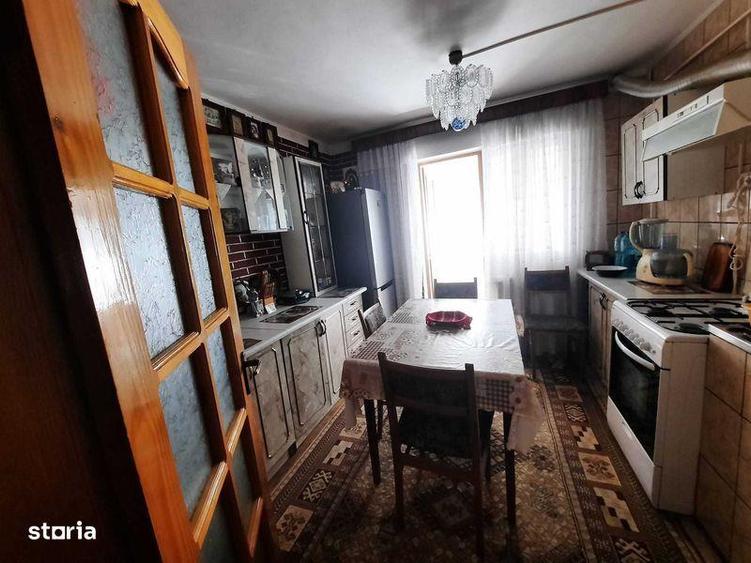 Apartament cu 4 camere decomandat în George Enescu