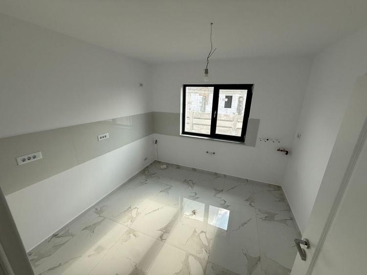 Casă cu 3 camere în Clinceni