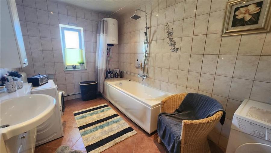 Casă individuală cu 4 camere cu Teren 3195 Mp în Poieni-Solca