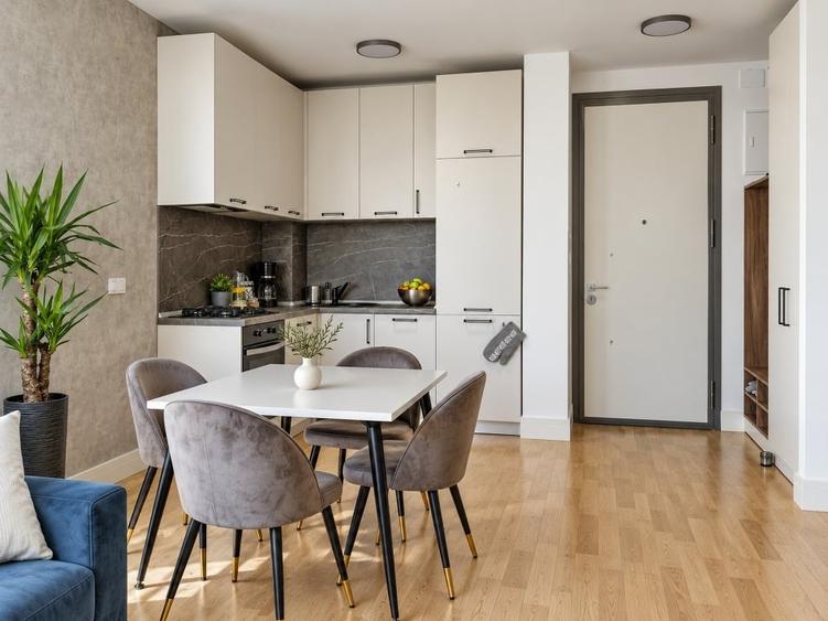 Apartament cu 2 camere decomandat, mobilat în Barbu Văcărescu