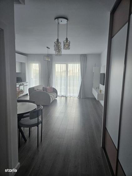 Apartament cu 2 camere semidecomandat în Florești
