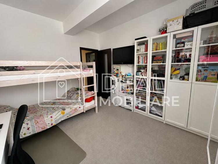 Apartament cu 3 camere decomandat, mobilat în Turnișor