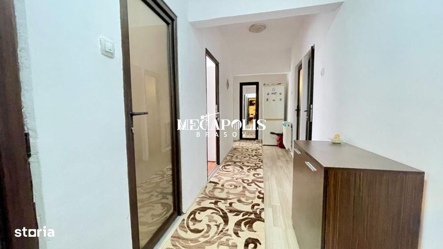 Apartament cu 3 camere decomandat în Răcădău
