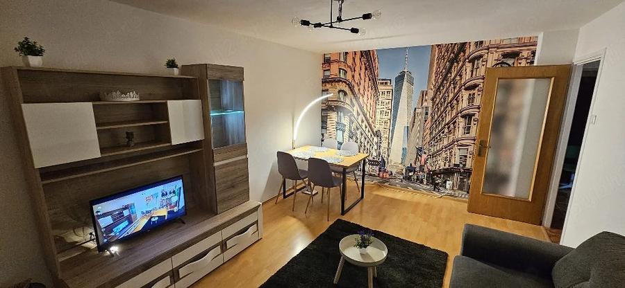 Apartament cu 3 camere decomandat în 13 Septembrie