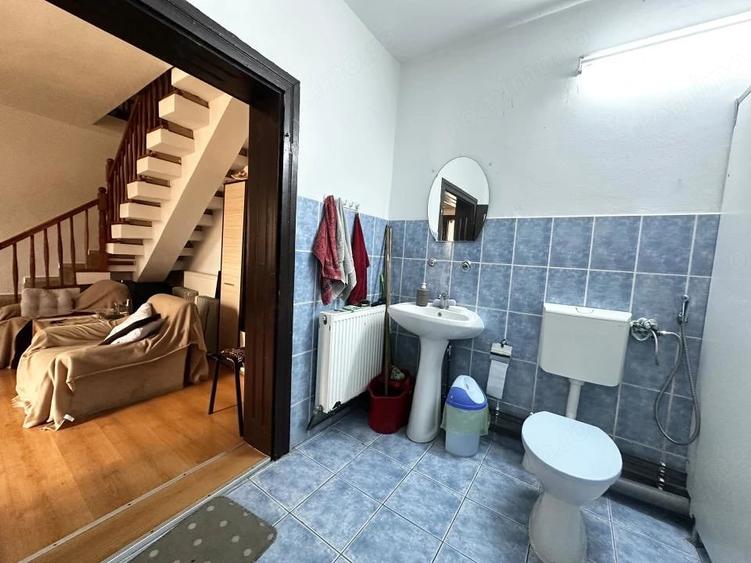 Casă cu 6 camere cu Teren 370 Mp în Olimpia-Stadion