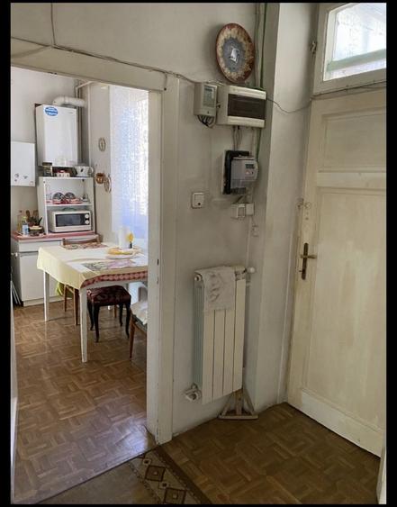 Apartament cu 3 camere semidecomandat în Gara de Nord