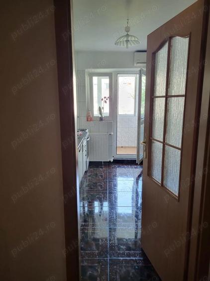 Apartament cu 4 camere semidecomandat în Apărătorii Patriei