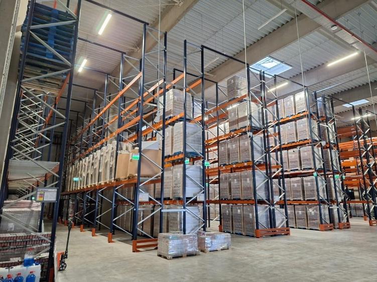 Spațiu industrial, de 5,000 mp, în Giarmata