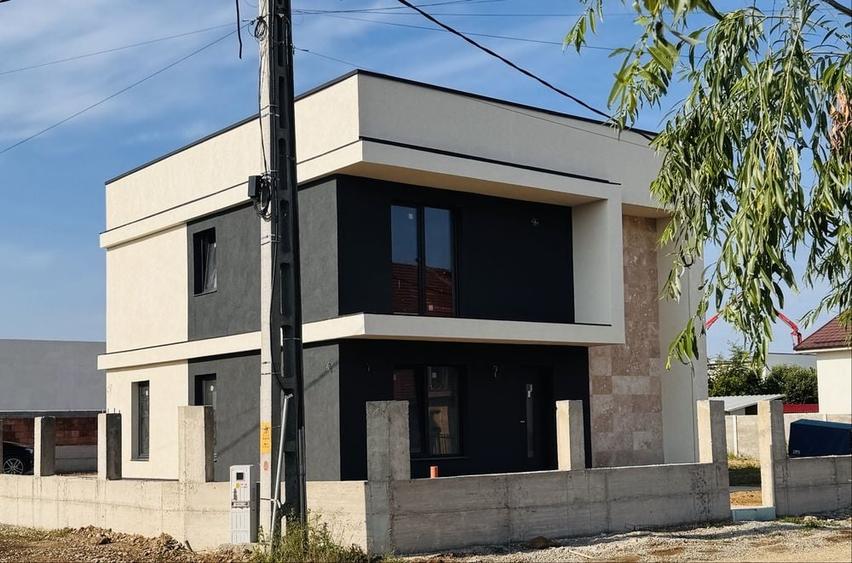 Casă cu 4 camere în Central