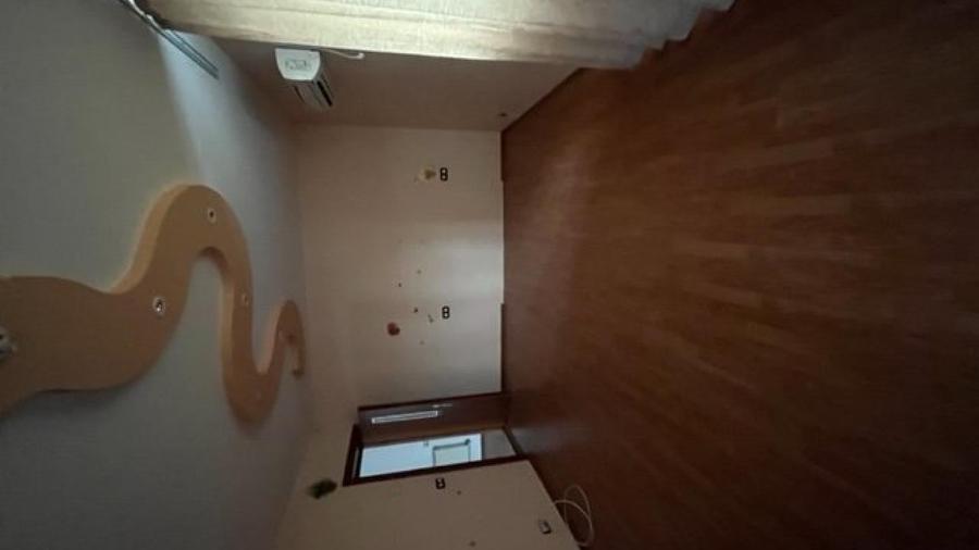 Casă individuală cu 6 camere cu Teren 370 Mp în Nord