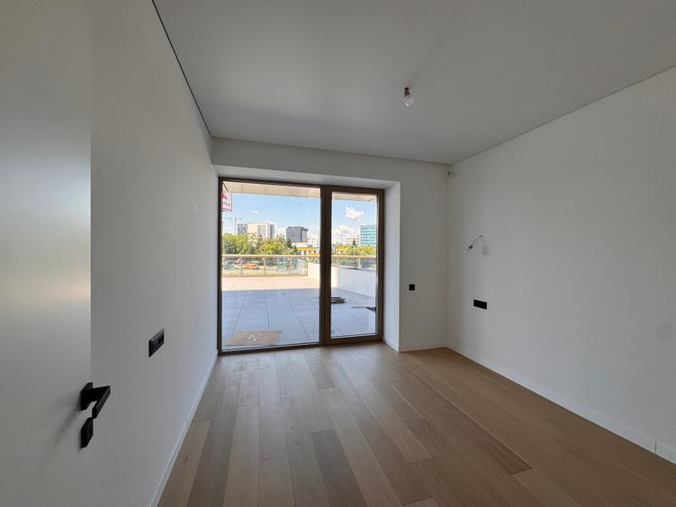 Apartament cu 2 camere semidecomandat în Barbu Văcărescu
