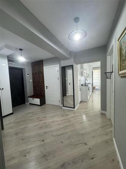 Vanzare apartament 3 camere Lux Decebal - 2
